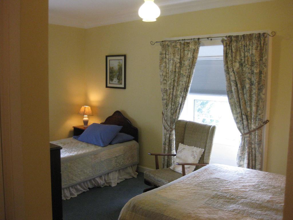 Glebe House Hotel Mohill Room photo